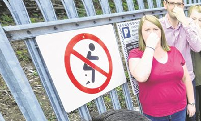 So many lorry drivers are pooing in public at a Kent retail park they had to put up special signs